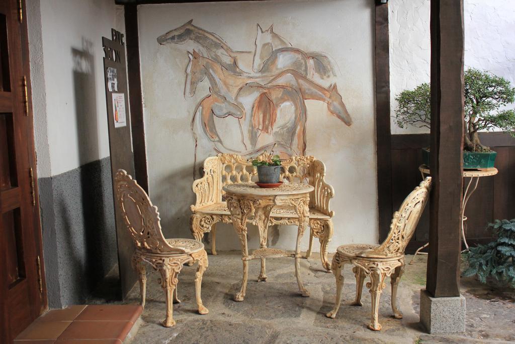 Posada Restaurante Casa De La Sal Candelario Exterior photo